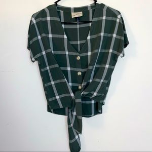 Green and whit raid button top, ties at bottom